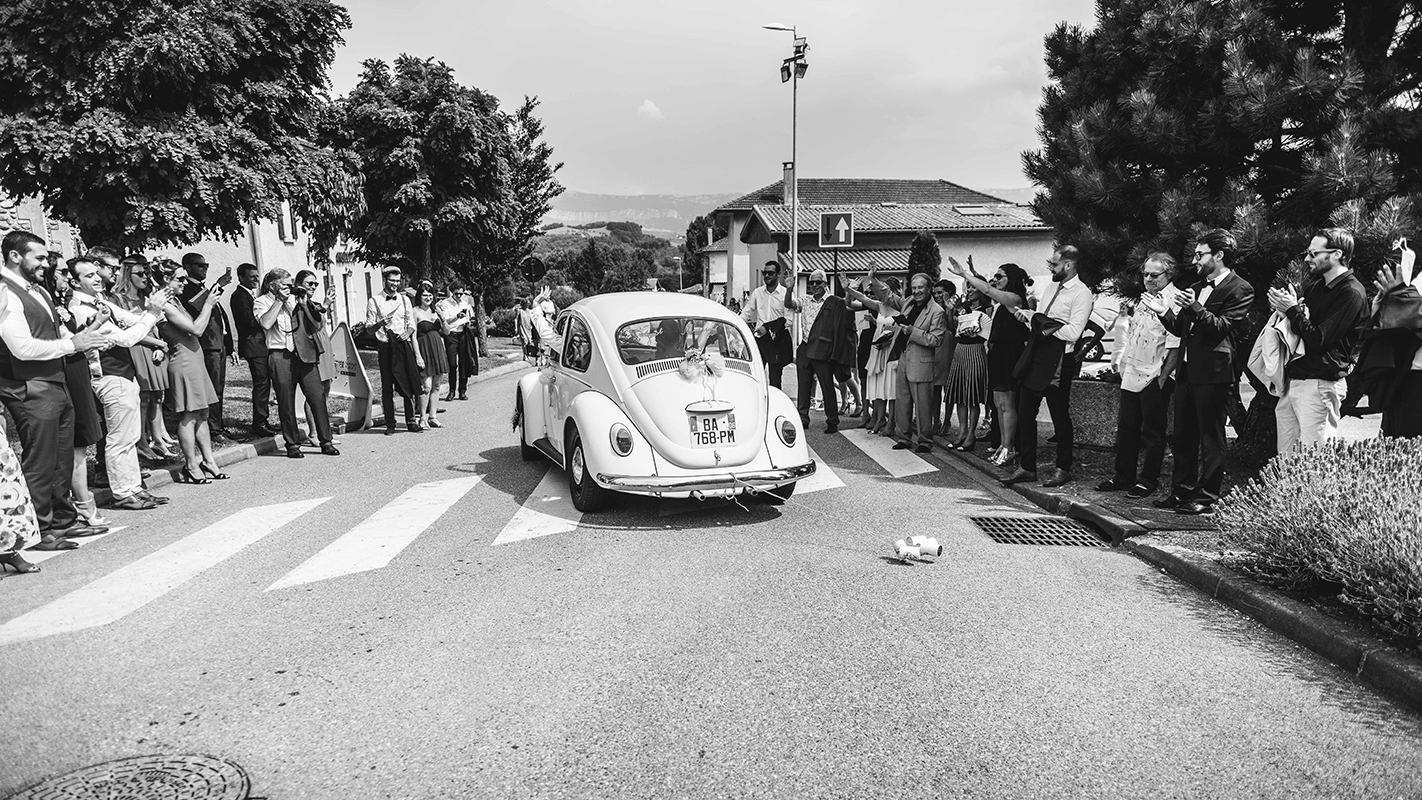 départ des mariés Photographe mariage grenoble Isere Marie-Cat