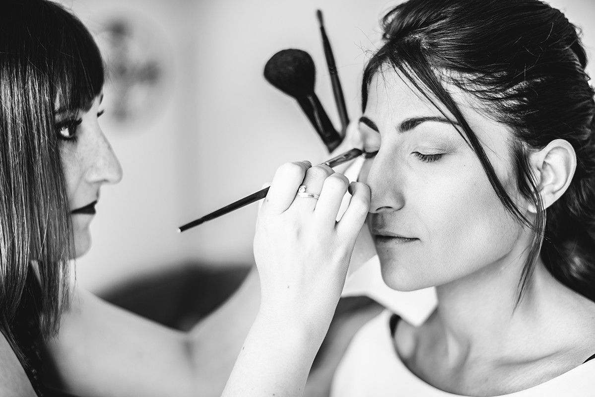 Préparatifs maquillage make up Photographe mariage grenoble Isere Marie-Cat