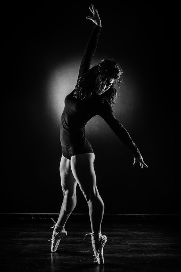 portrait danse clair obscure photo mode studio Photographe grenoble Isere Marie-Cat Photographies