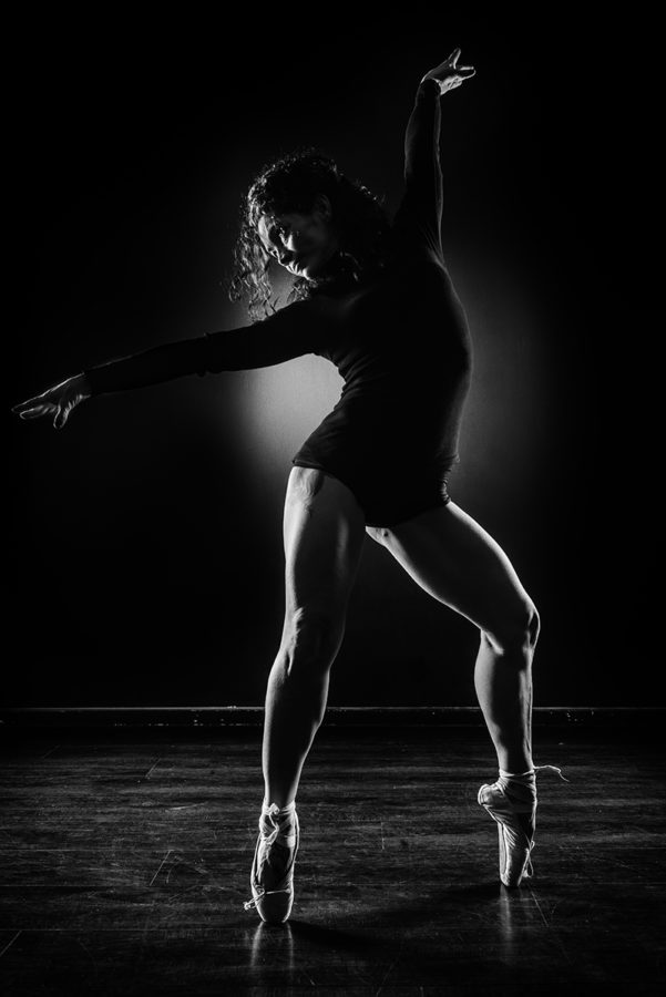 portrait danse clair obscure photo mode studio Photographe grenoble Isere Marie-Cat Photographies